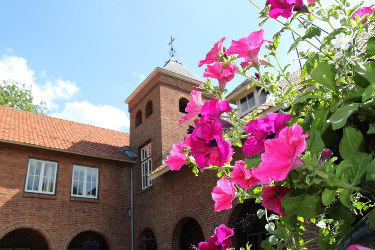 Hotel De Volksabdij Ossendrecht Bagian luar foto